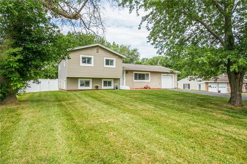 209 Thompson Rd, Rochester, NY, 14623-4743 | Card Image
