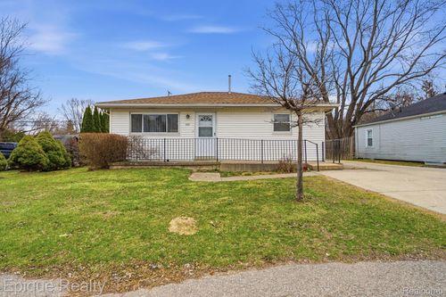 3197 Crooks Rd, Rochester Hills, MI, 48309-4151 | Card Image