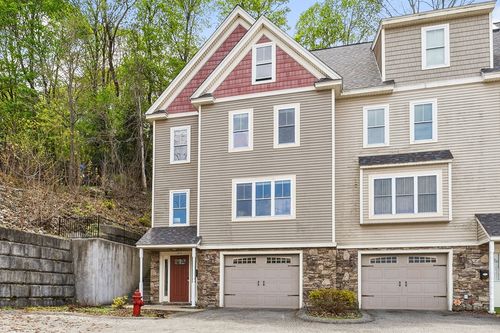 d-35 School St, Hudson, MA, 01749-2517 | Card Image