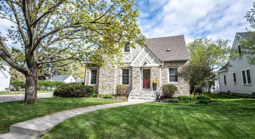 1513 Hoyt Ave W, Falcon Heights, MN, 55108-2132 | Card Image