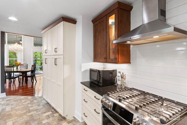 188 Echo Dr, House other with 3 bedrooms, 3 bathrooms and null parking in Laurel Park NC | Image 16