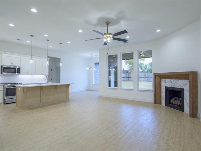 12129 Sw 45 Th Ter, House other with 4 bedrooms, 2 bathrooms and null parking in Mustang OK | Image 6