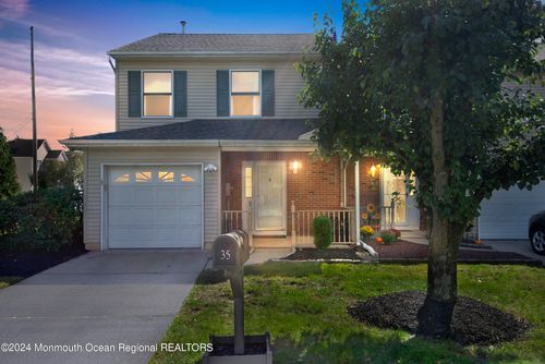 35 2nd St, Spotswood, NJ, 08884-1031 | Card Image