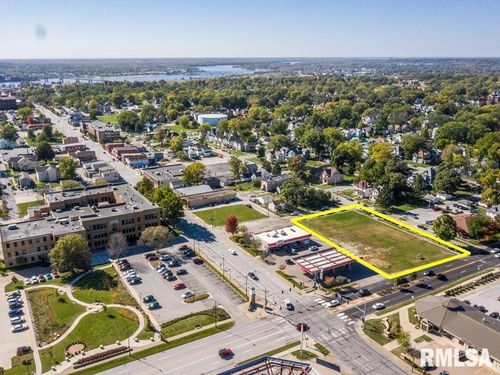 321 W Locust St, Davenport, IA, 52803-2805 | Card Image