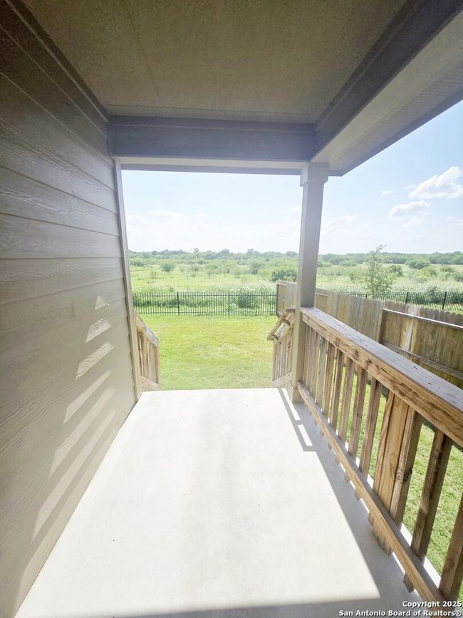 437 Middle Green Loop, House other with 3 bedrooms, 2 bathrooms and null parking in Floresville TX | Image 21
