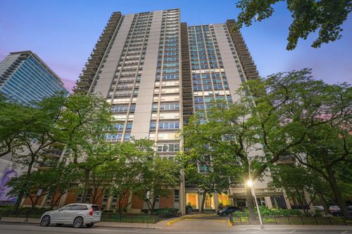 206-1255 Sandburg Ter, Chicago, IL, 60610-2203 | Card Image