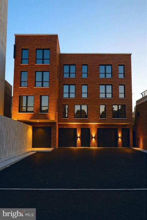 331 Reed St, PHILADELPHIA, PA, 19147-5911 | Card Image