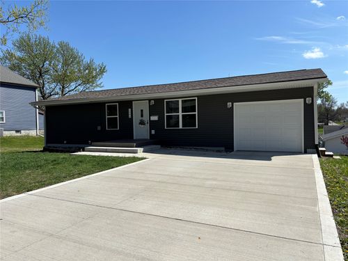 1206 W Adair St, Creston, IA, 50801-1937 | Card Image