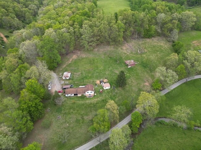 10401 Skin Creek Rd, House other with 4 bedrooms, 3 bathrooms and 3 parking in Horner WV | Image 34