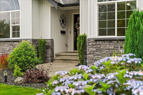 46489 Edgemont Pl, Chilliwack, BC, V2R3Y6 | Card Image