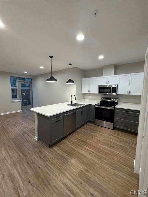 109-214 Kinne St, Syracuse, NY, 13206-3427 | Card Image