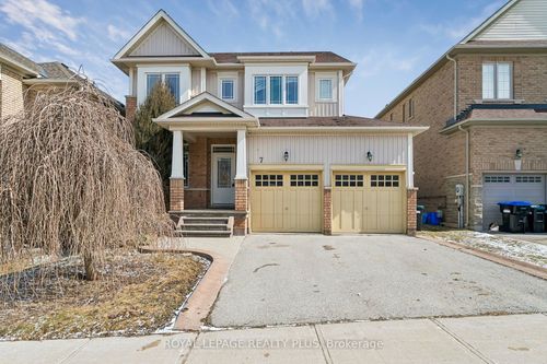 7 W Park Ave, Bradford, ON, L3Z0A5 | Card Image