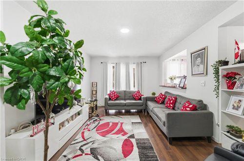 2-262 Kenora Ave, Hamilton, ON, L8E3Y3 | Card Image