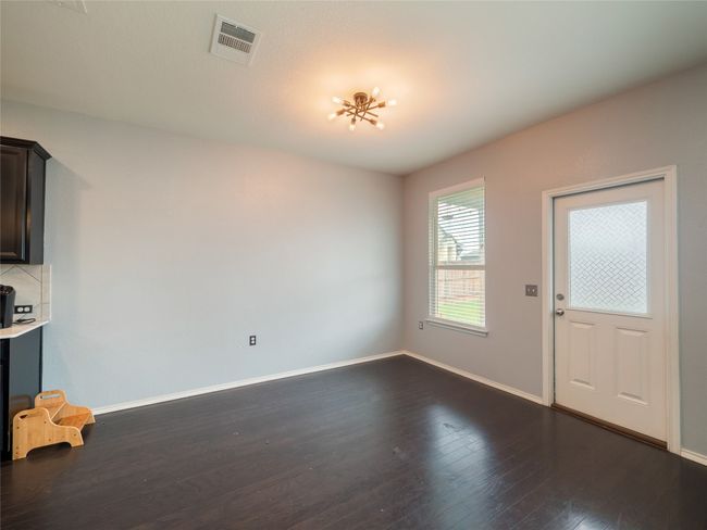 6900 Midlothian Dr, House other with 5 bedrooms, 4 bathrooms and 2 parking in Austin TX | Image 11