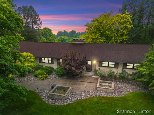 346 Orchard View Dr, Shelby, MI, 49455-1252 | Card Image