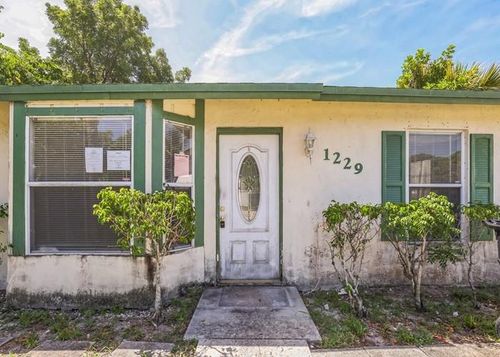 1229 18th Ave N, Lake Worth Beach, FL, 33460-6503 | Card Image