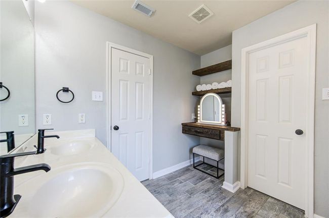 21811 Blossom Grove Ln, House other with 3 bedrooms, 2 bathrooms and 2 parking in Spring TX | Image 23