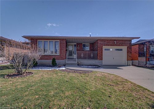 43 Quaiser Street, Kitchener, ON, N2A3P8 | Card Image