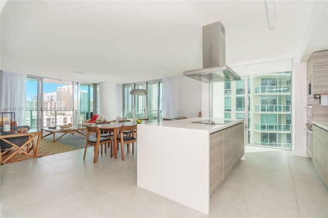 UNIT-1101 - 300 Sunny Isles Blvd, Condo with 3 bedrooms, 4 bathrooms and null parking in Sunny Isles Beach FL | Image 4