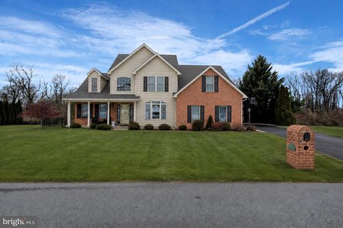 108 N Blackberry Ln, FAYETTEVILLE, PA, 17222-9363 | Card Image