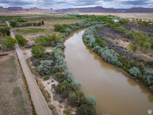 2220 N Long St, Green River, UT, 84525 | Card Image