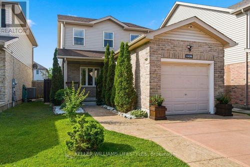 1135 Kimball Cres, London, ON, N6G0A8 | Card Image