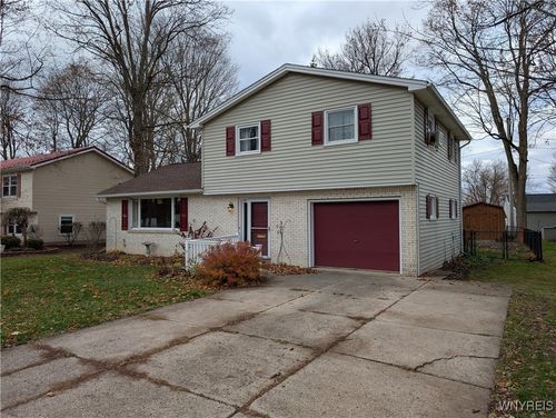 13 Crescent Dr, Akron, NY, 14001-1503 | Card Image