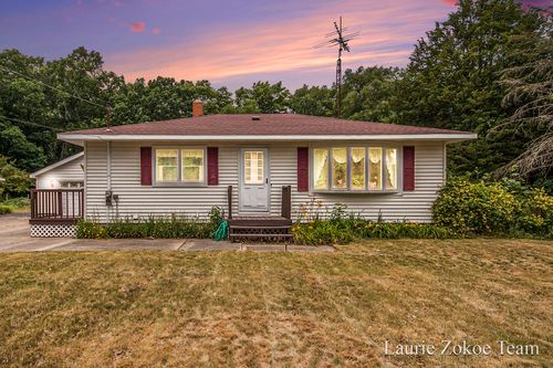 5476 Heights Ravenna Rd, Fruitport, MI, 49415-8641 | Card Image