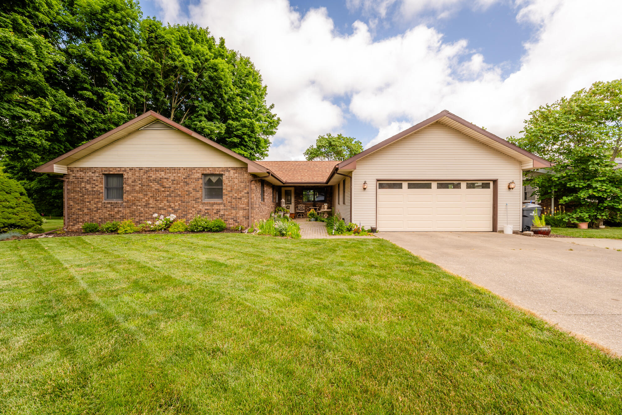 Maple St, Coloma, MI 49038