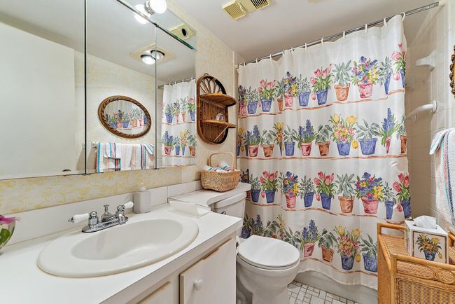 APT-111 - 3186 Via Poinciana, Condo with 2 bedrooms, 2 bathrooms and null parking in Lake Worth FL | Image 12