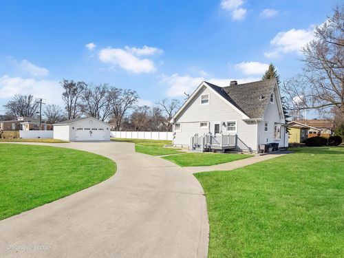 1606 Glen Ellyn Rd, Glendale Heights, IL, 60139-2504 | Card Image