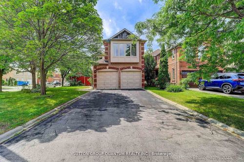 3246 Fanleaf Dr, Mississauga, ON, L5N7C9 | Card Image