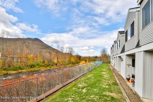 b14-7675 Main St, Hunter, NY, 12442-5049 | Card Image