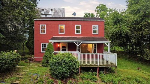 9 1/2 E Pitt St, Canonsburg, PA, 15317-3833 | Card Image