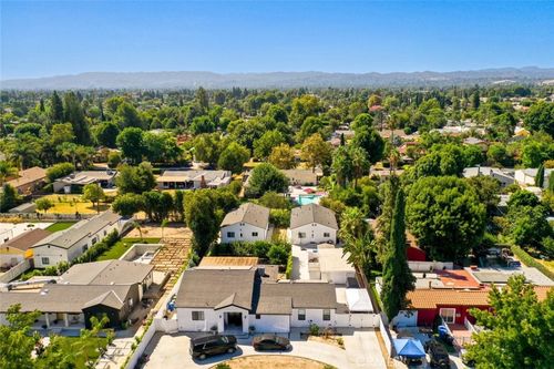 19560 Lanark St, Reseda, CA, 91335 | Card Image