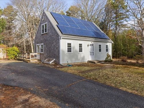 32 Willington Ave, Marstons Mills, MA, 02648-1950 | Card Image