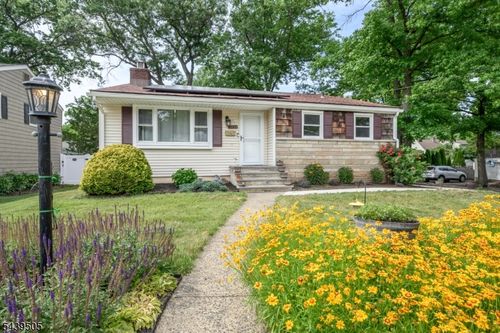 2239 Newark Ave, Scotch Plains, NJ, 07076-4672 | Card Image