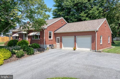 3 Newswanger Rd, LANCASTER, PA, 17603-9561 | Card Image