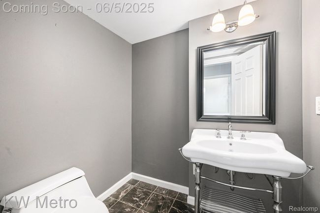 Half bath | Image 8