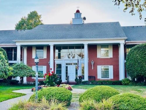 19710 W 13 Mile Rd, Beverly Hills, MI, 48025-5166 | Card Image