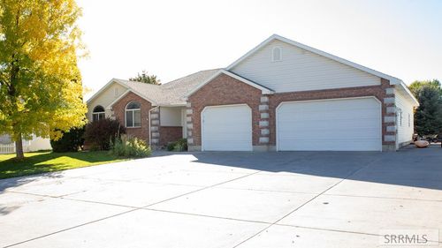 9985 N 26th E, Idaho Falls, ID, 83401-6435 | Card Image