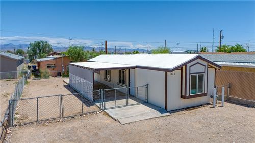 1960 Oliver Dr, Bullhead City, AZ, 86442-4829 | Card Image