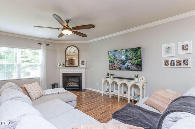 009-1280x960-living-room | Image 8
