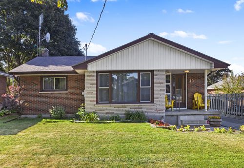19 Parkway Cres, Bowmanville, ON, L1C1B9 | Card Image