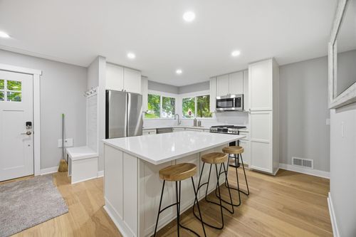 2931 Chowen Ave N, Robbinsdale, MN, 55422-3755 | Card Image