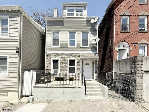 79 Godwin Ave, Paterson, NJ, 07501-1587 | Card Image