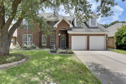 6111 Pinwood Cir, Arlington, TX, 76001-5650 | Card Image