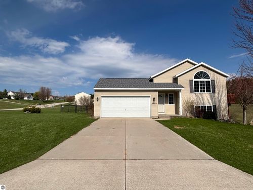 4226 Harr Dr, Traverse City, MI, 49685-6899 | Card Image