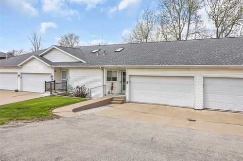 d-396 Teakwood Ln, Cedar Rapids, IA, 52402 | Card Image