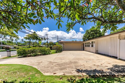 743 Mokapu Rd, Kailua, HI, 96734-1630 | Card Image